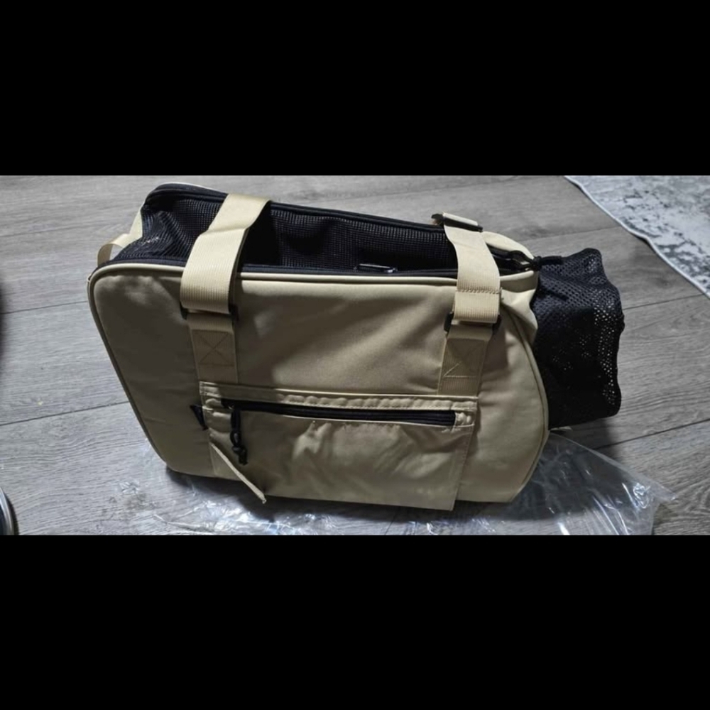 BurgeonNest Dog Purse Carrier for Small Dogs and Cats Soft Sided Cozy Plush NWOT